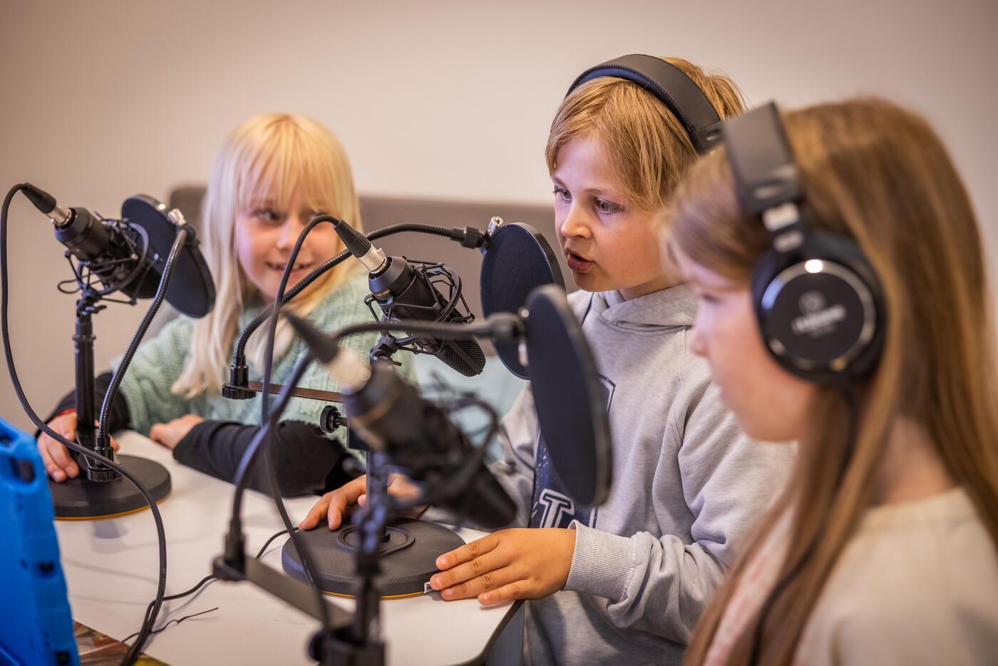 Auf Gut Königsmühle bietet die help and hope Stiftung ein  abwechslungsreiches Ferienprogramm für Kinder und Jugendliche an. (Foto: help and hope Stiftung / Stephan Schütze)