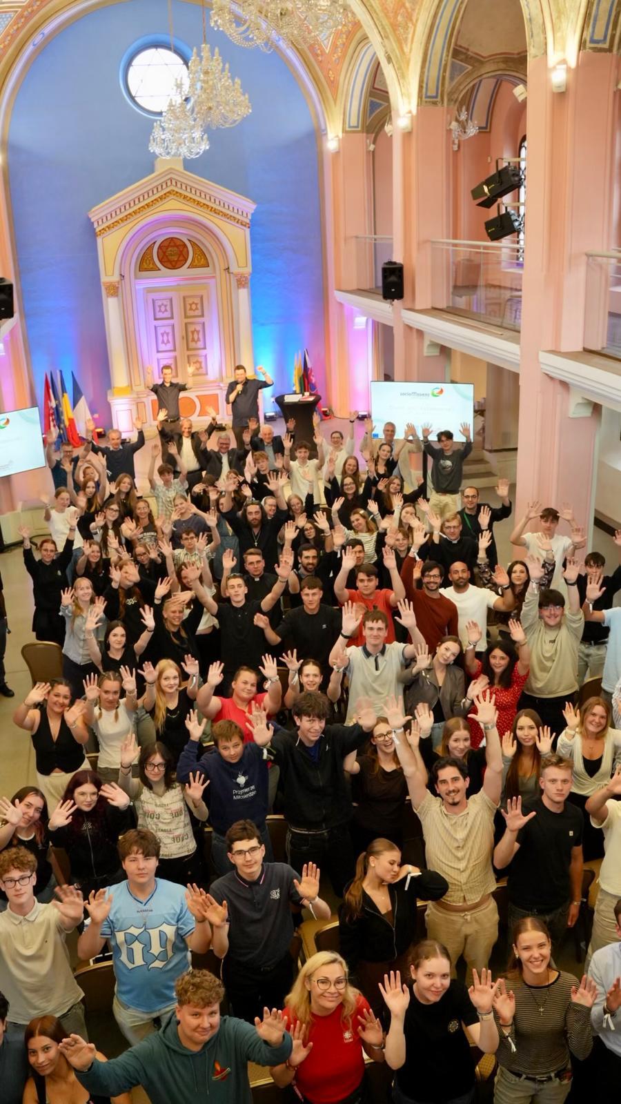 Die Festival-Gemeinschaft zum Abschluss im lokalen Kulturzentrum  Alte Synagoge. (Foto: Markus Böhnisch)